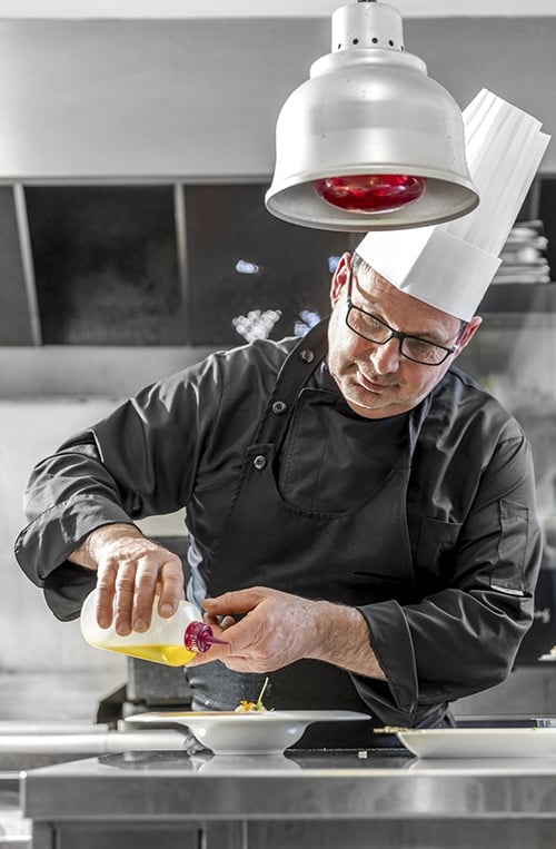 Cuisine française de saison proposée à bord