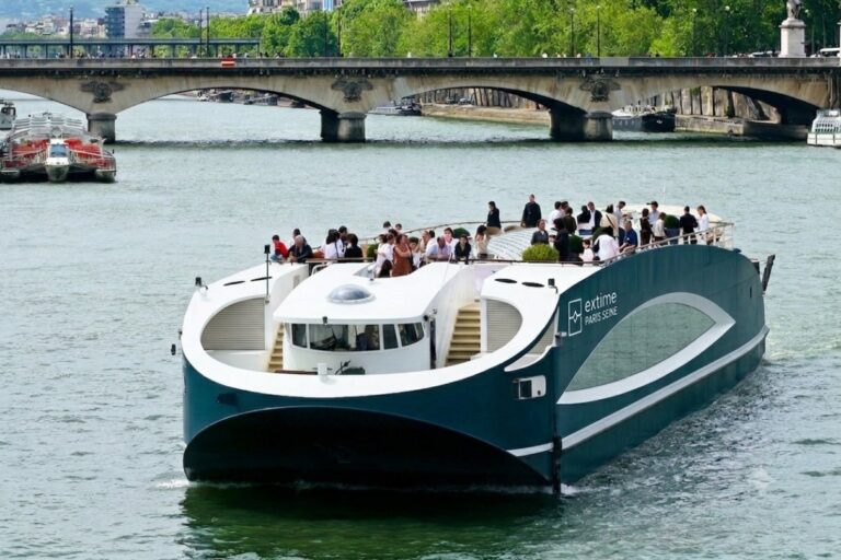 Croisière sur la Seine en automne : le guide Paris Seine pour choisir sa sortie Bateau Le Paris de la flotte Paris Seine sur la Seine